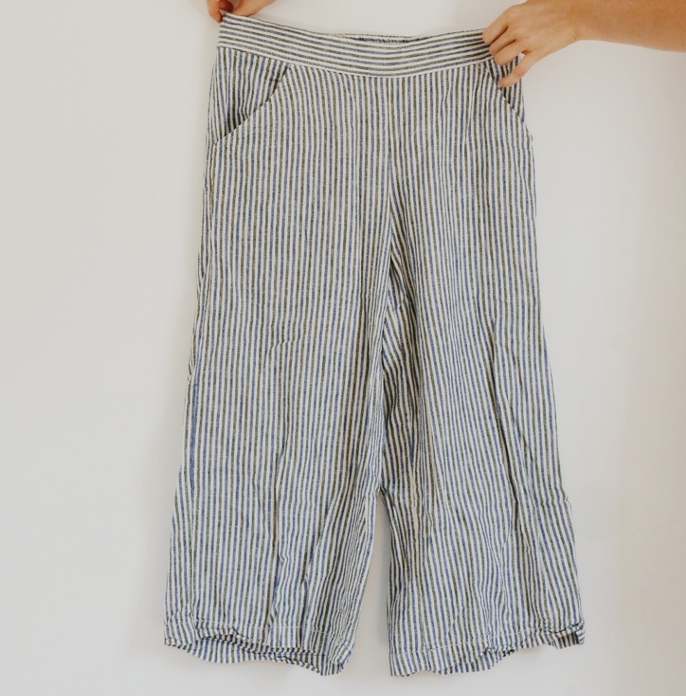 Max Studio Striped Green Blue Capris Size L